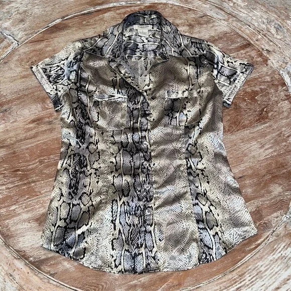 VERTIGO PARIS Silky Snakeskin Animal Print Blouse Size S - Picture 2 of 8